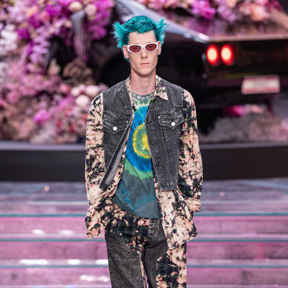 Что нужно знать о показе Versace